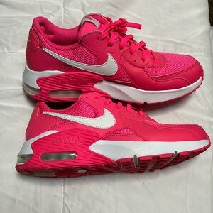 Size 8.5 women’s Nike Air Max Excee, hot pink and white